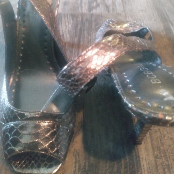 Metallic Snakeskin Peep Toe Sling-back Pumps - Picture 4 of 6